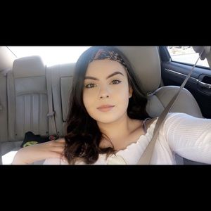 Meet your Posher, Devani